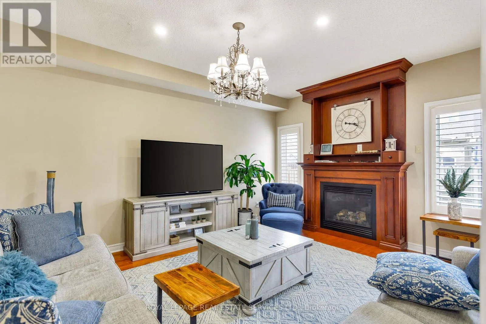 3137 COUNTESS CRESCENT