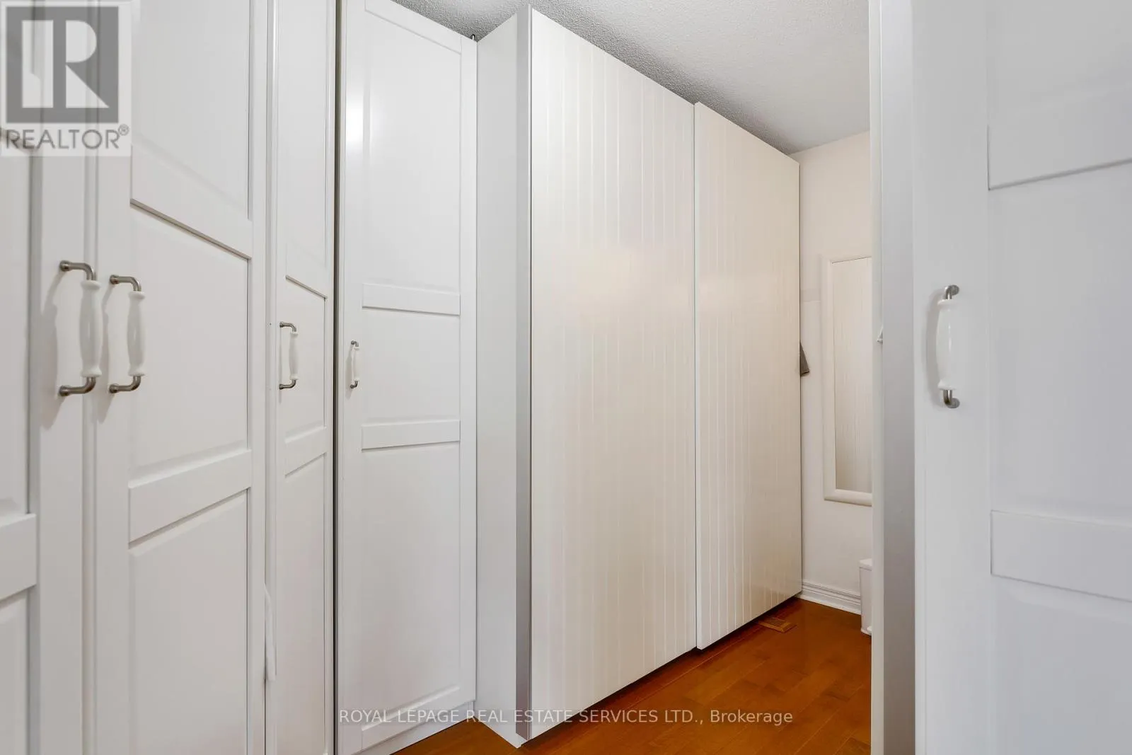 3137 COUNTESS CRESCENT