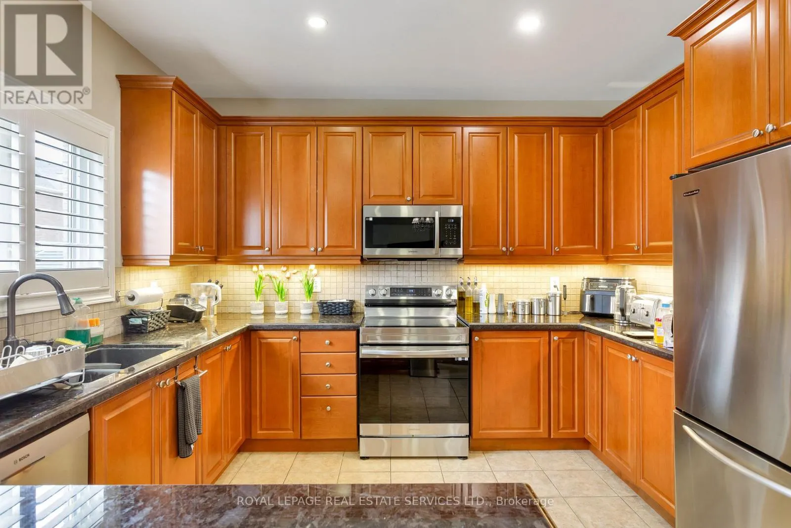 3137 COUNTESS CRESCENT