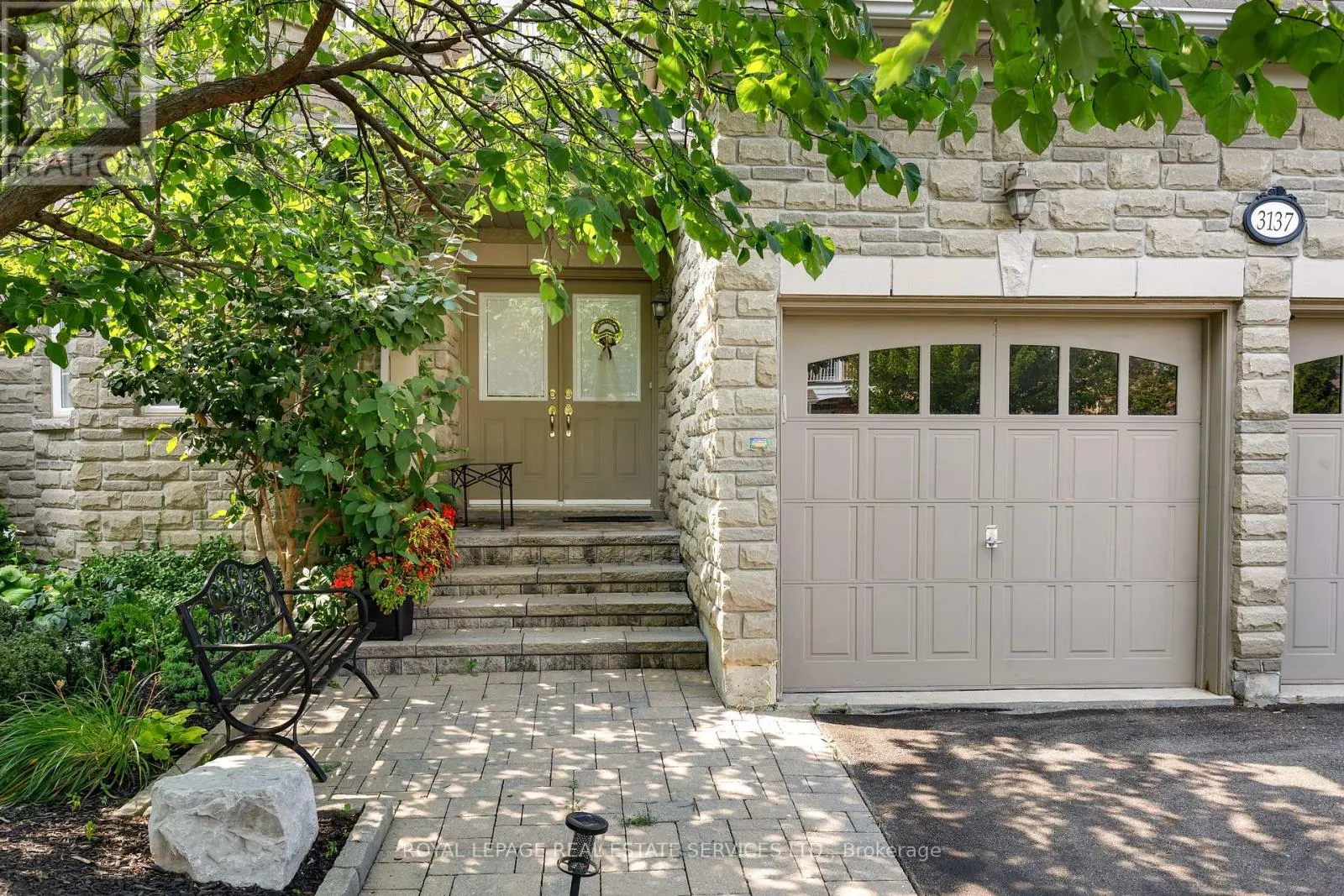 3137 COUNTESS CRESCENT