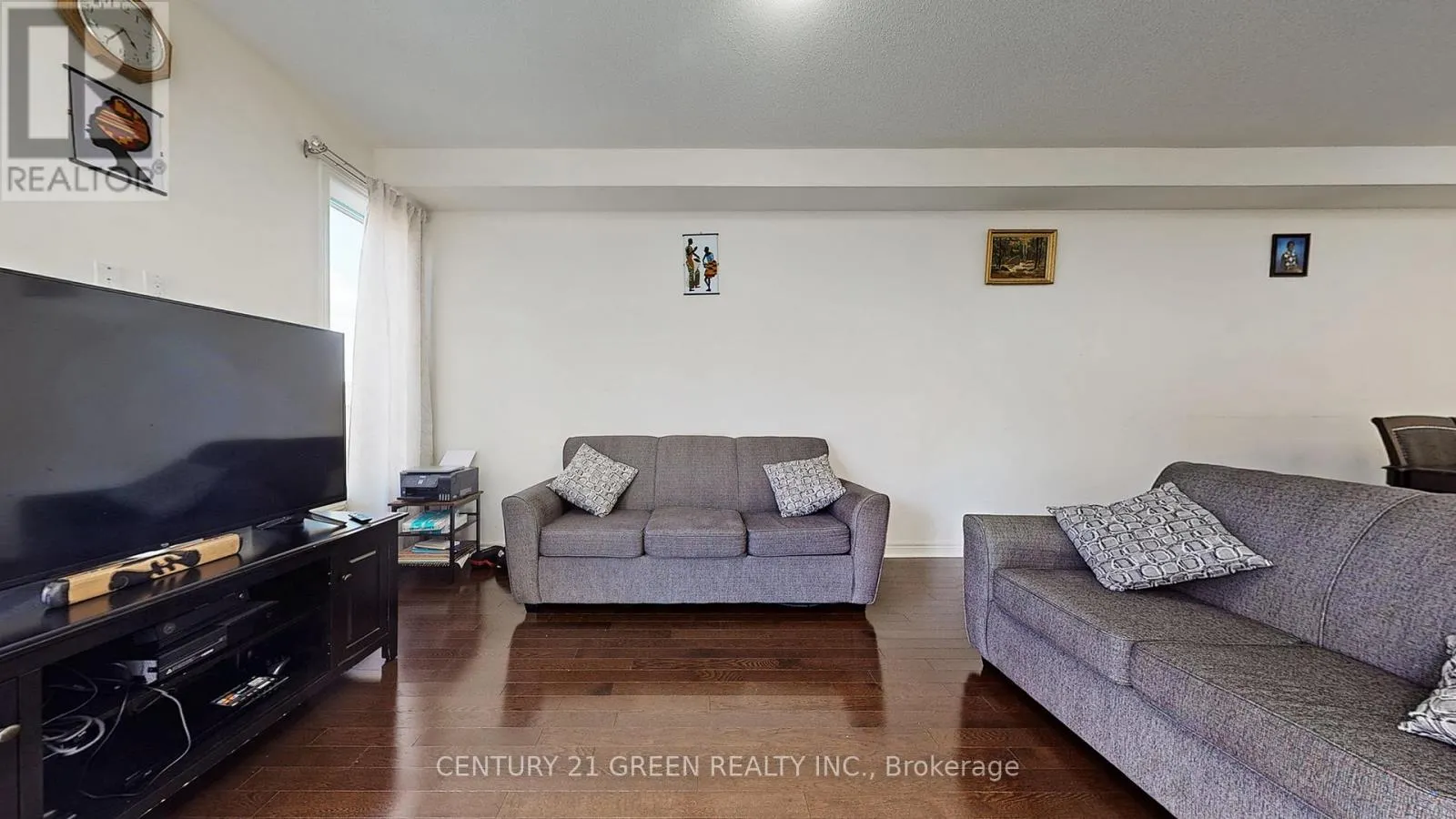 30 CANARY CLOSE