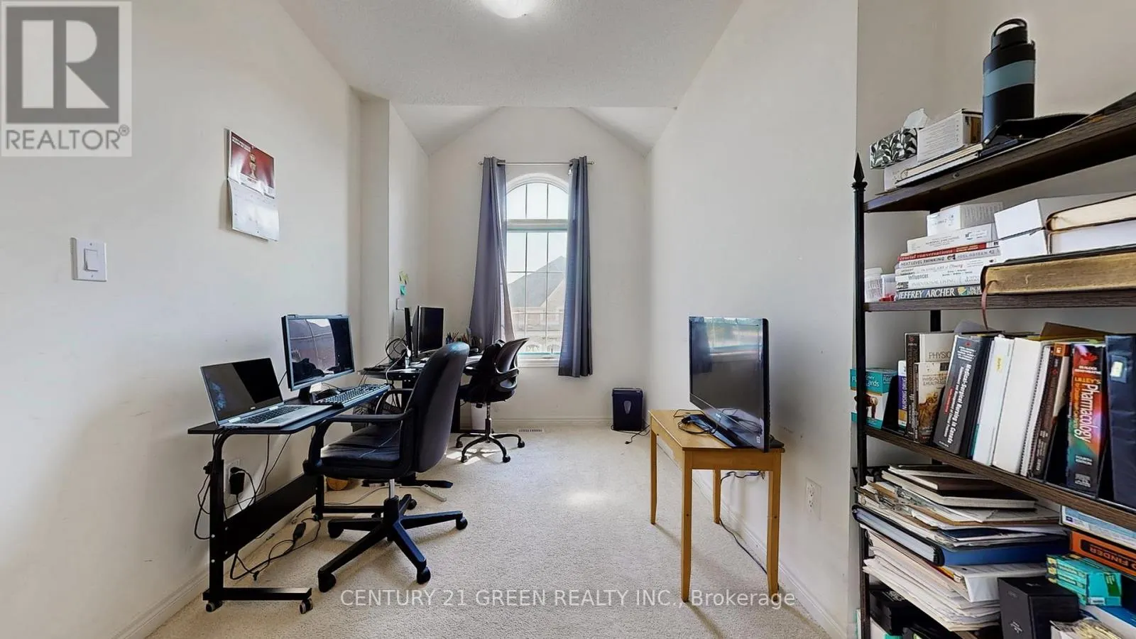 30 CANARY CLOSE