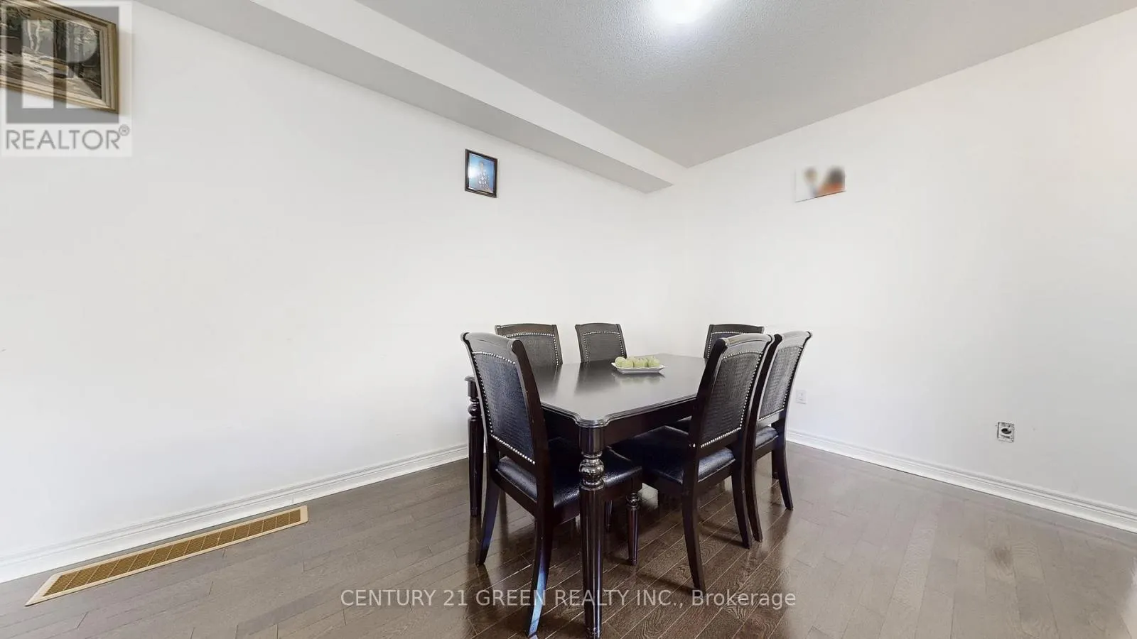 30 CANARY CLOSE