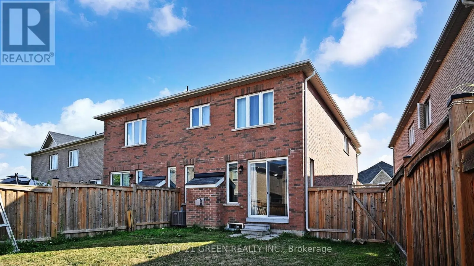 30 CANARY CLOSE