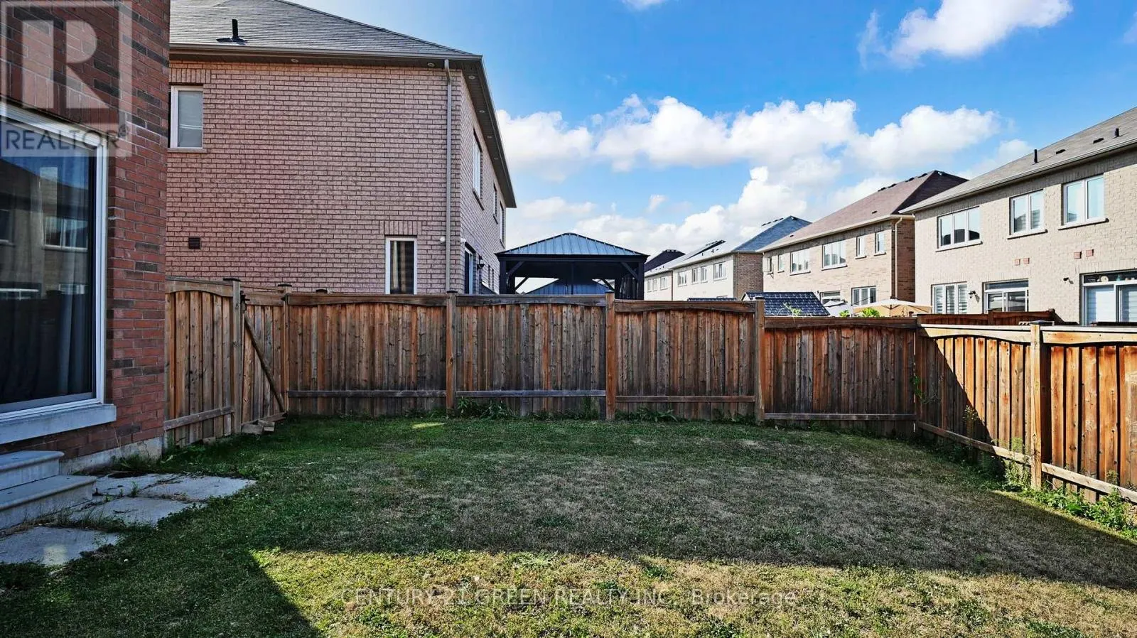 30 CANARY CLOSE