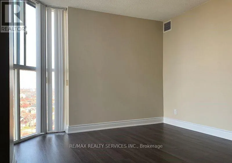 1412 - 35 TRAILWOOD DRIVE N