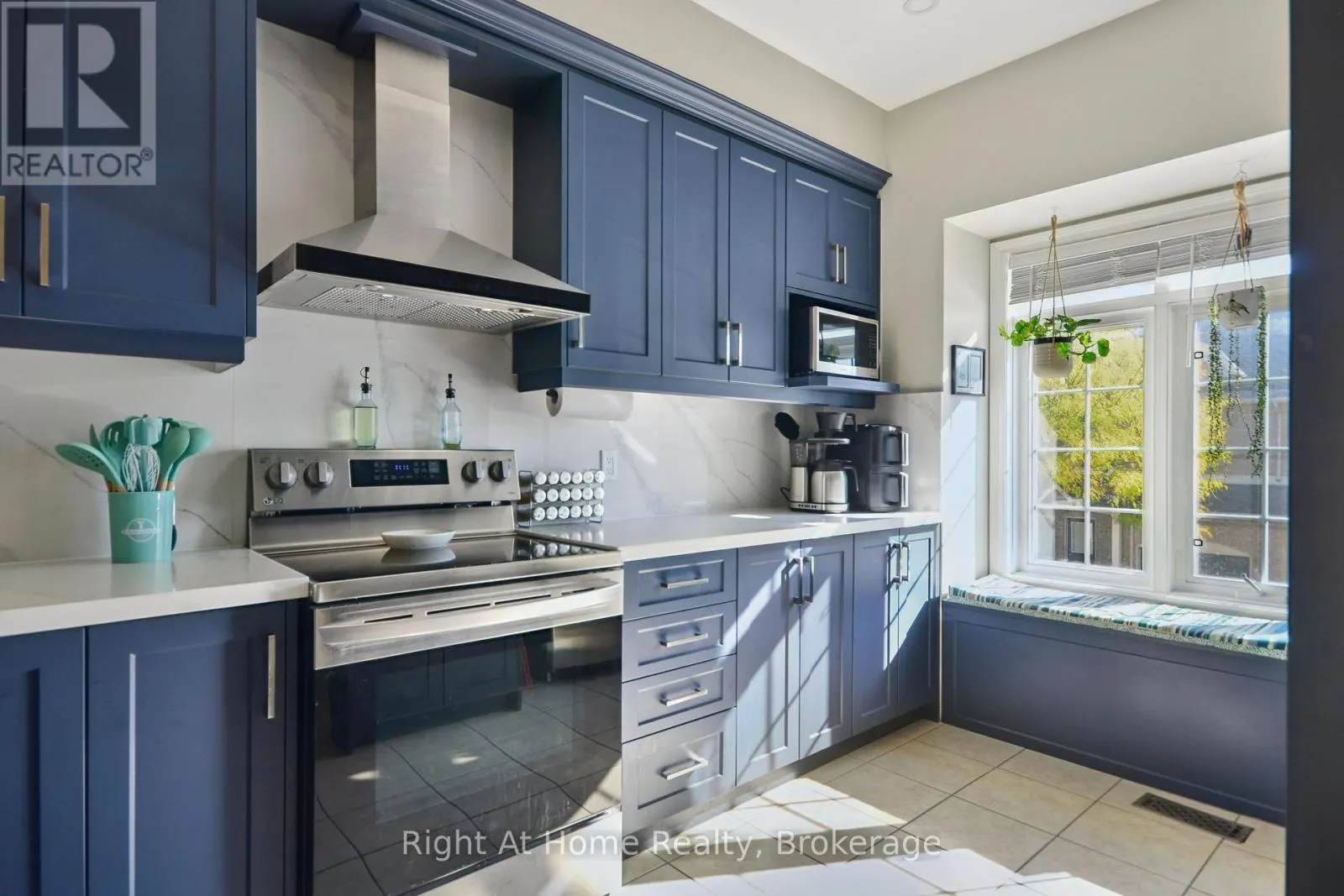 34 - 5080 FAIRVIEW STREET, #34