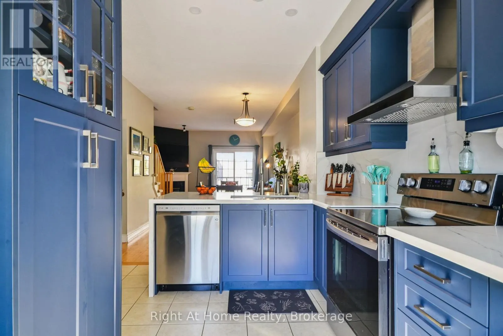 34 - 5080 FAIRVIEW STREET, #34