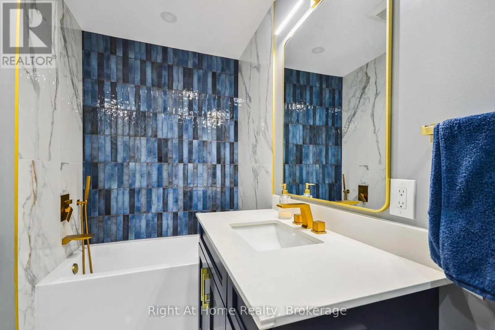 34 - 5080 FAIRVIEW STREET, #34