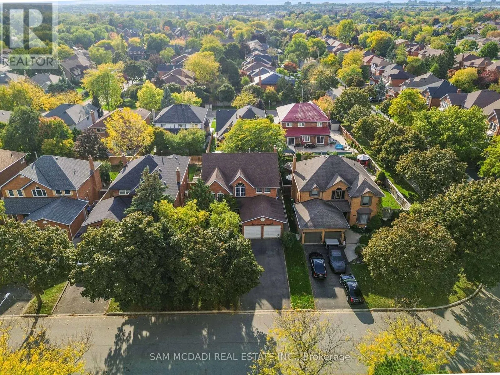 LOWER - 5436 EDENCROFT CRESCENT