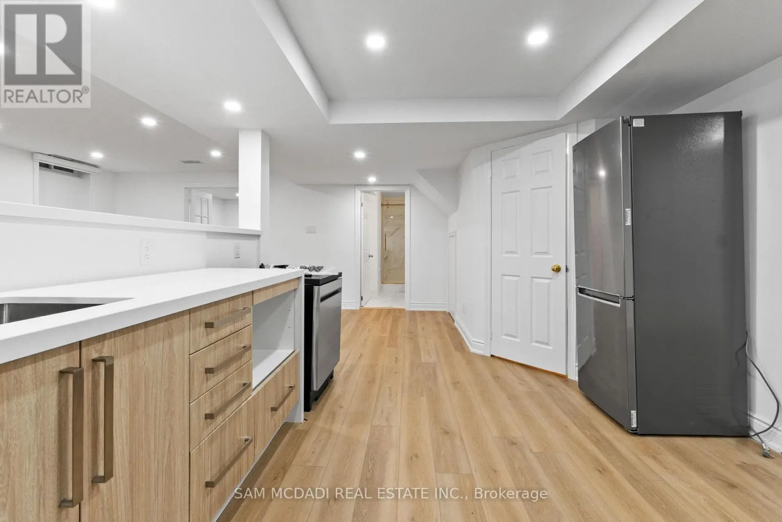 LOWER - 5436 EDENCROFT CRESCENT