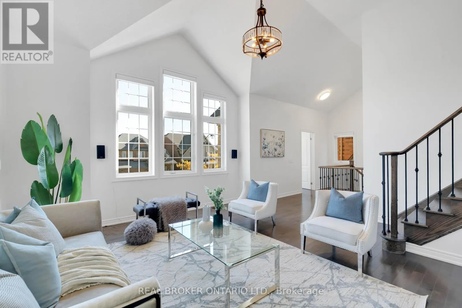 11 MCECHEARN CRESCENT