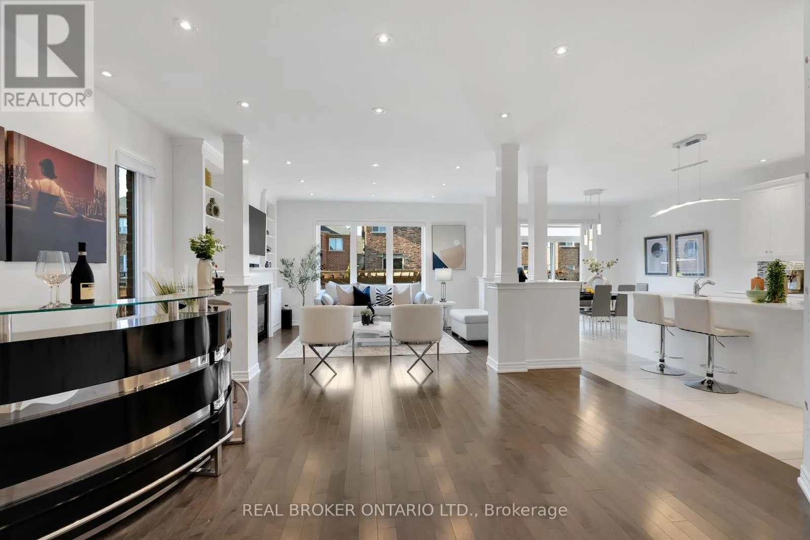 11 MCECHEARN CRESCENT