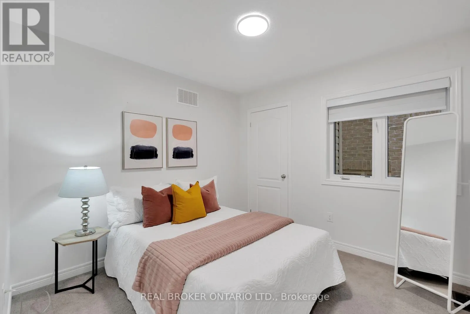 11 MCECHEARN CRESCENT