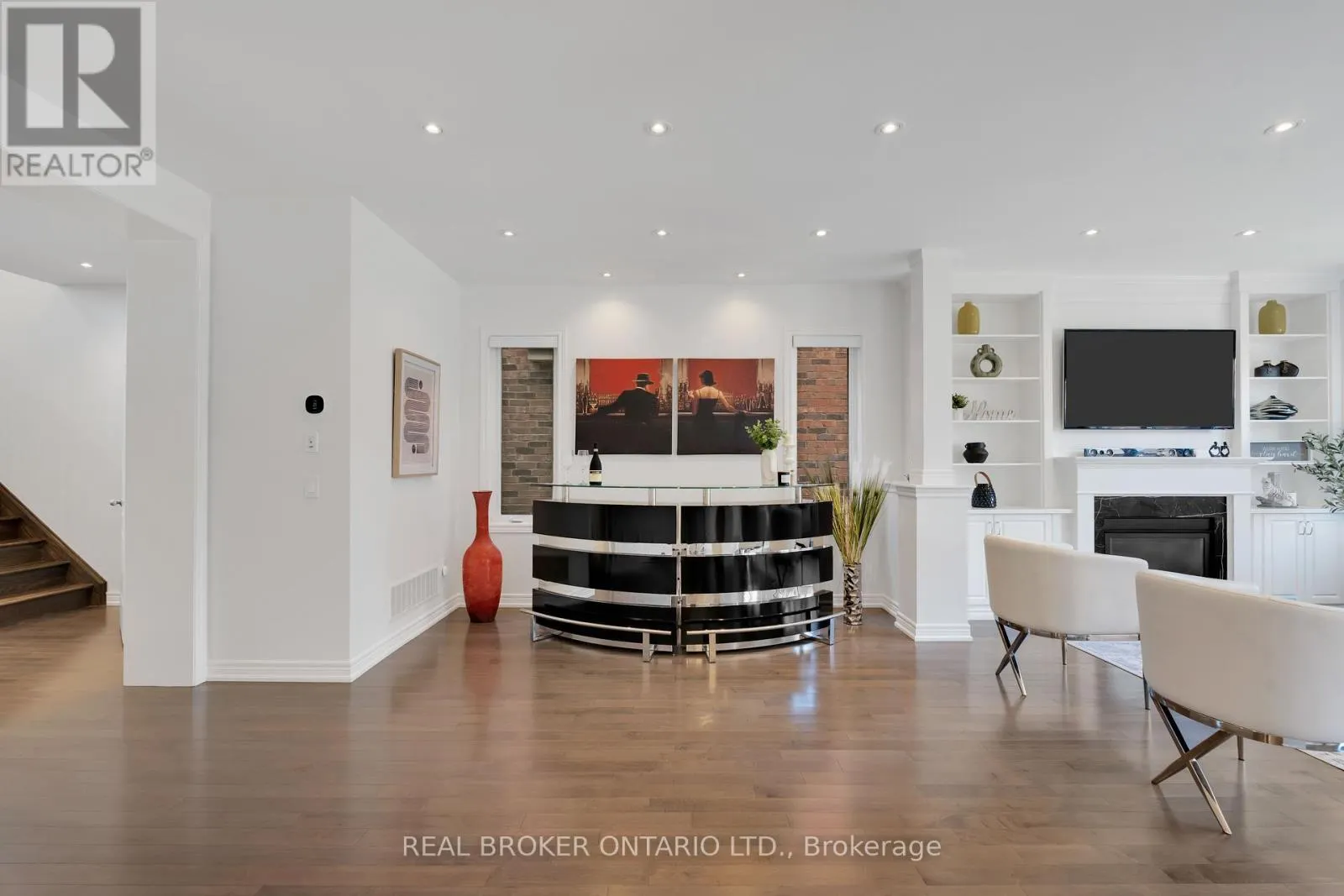 11 MCECHEARN CRESCENT