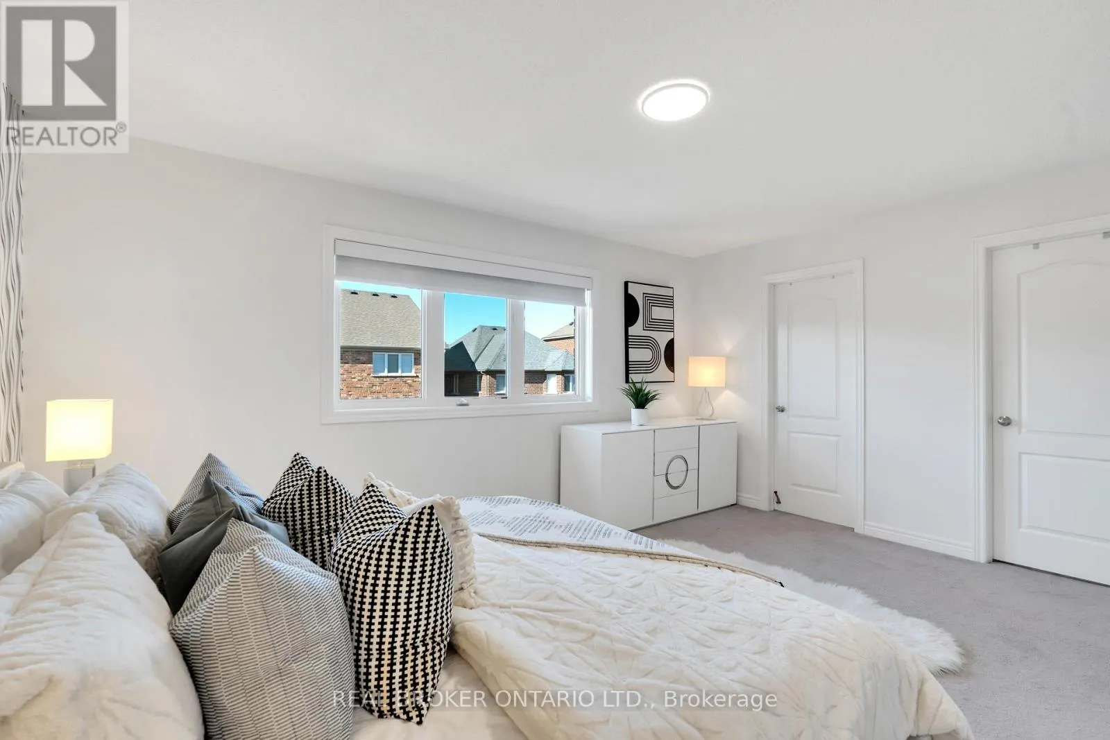 11 MCECHEARN CRESCENT