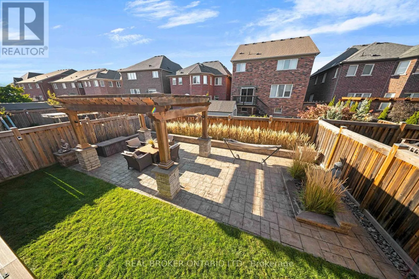 11 MCECHEARN CRESCENT