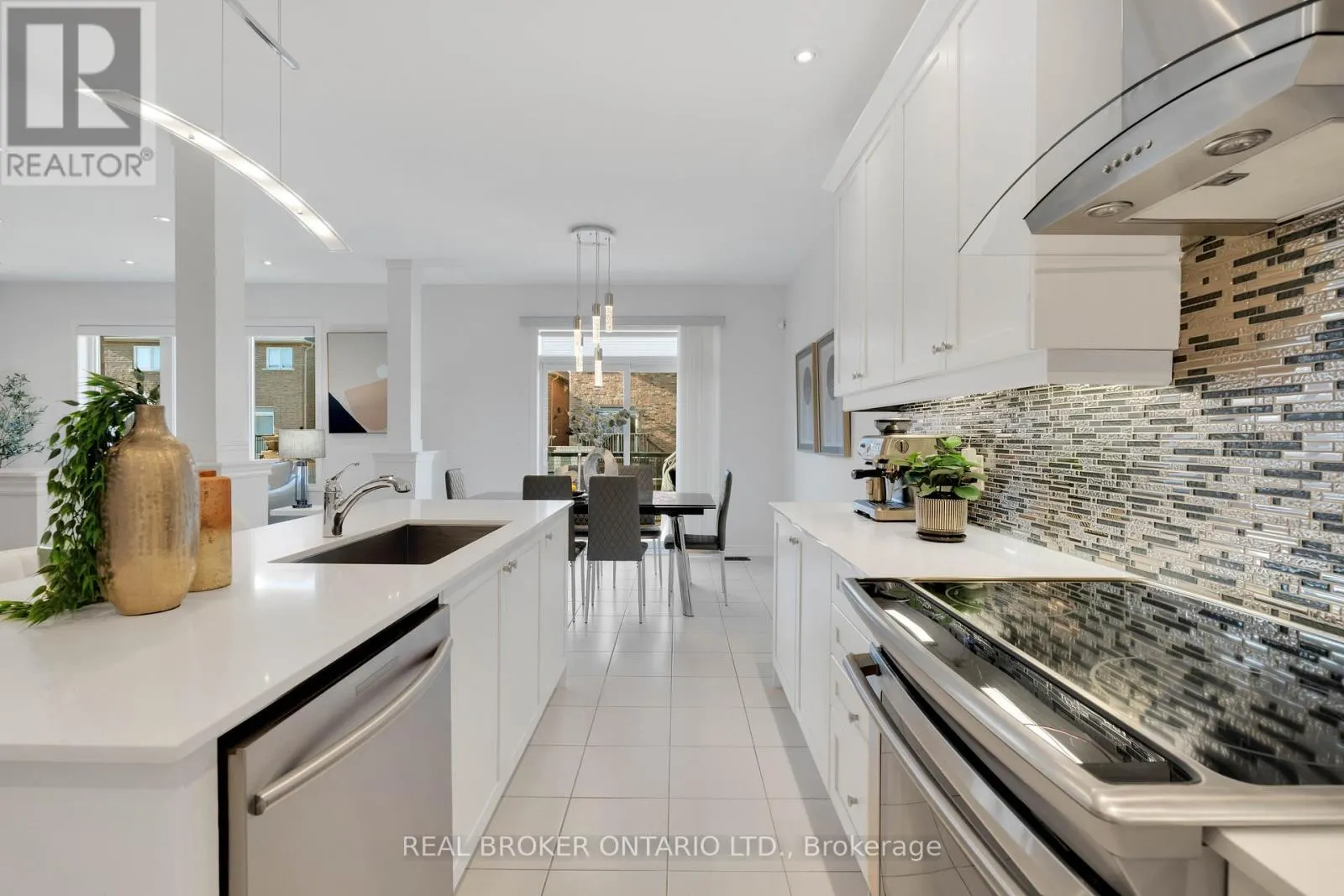 11 MCECHEARN CRESCENT