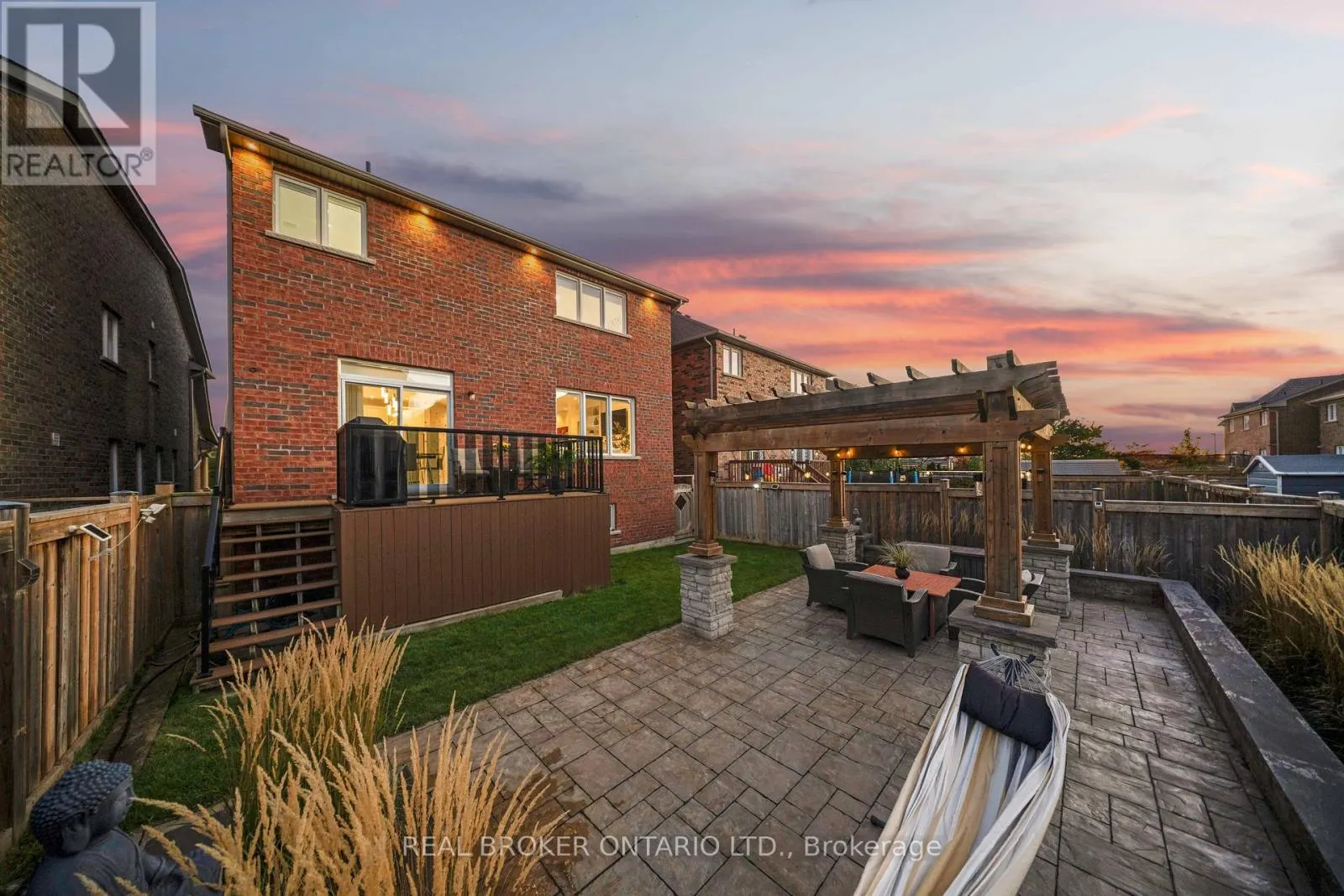 11 MCECHEARN CRESCENT