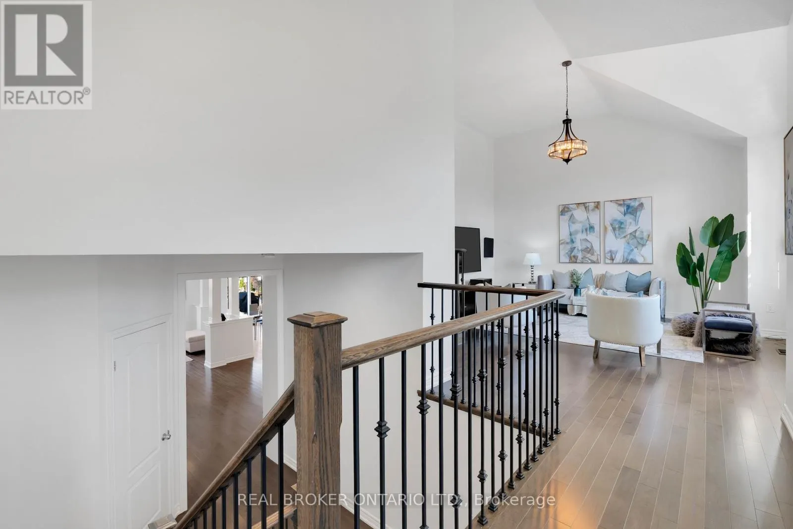 11 MCECHEARN CRESCENT
