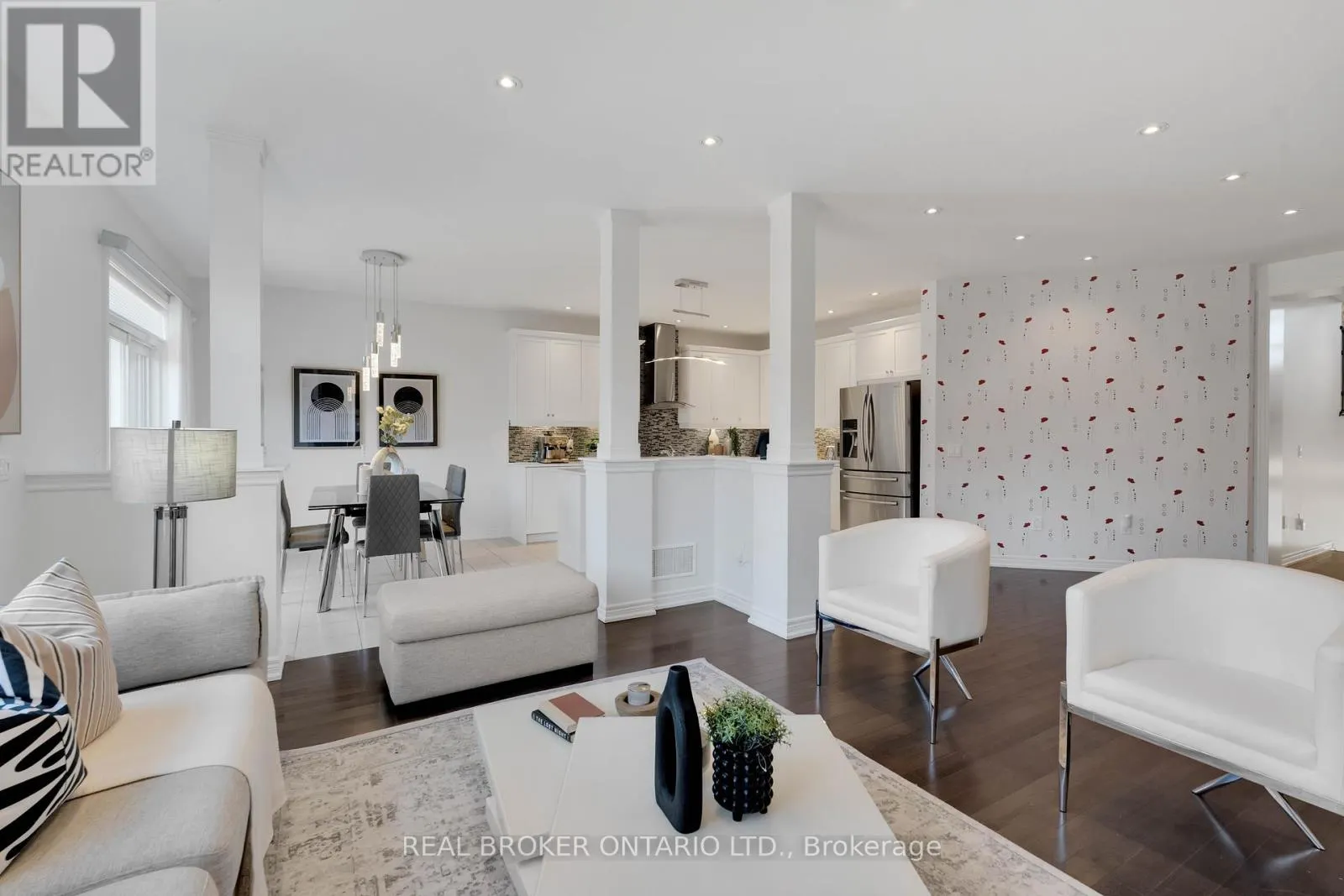 11 MCECHEARN CRESCENT
