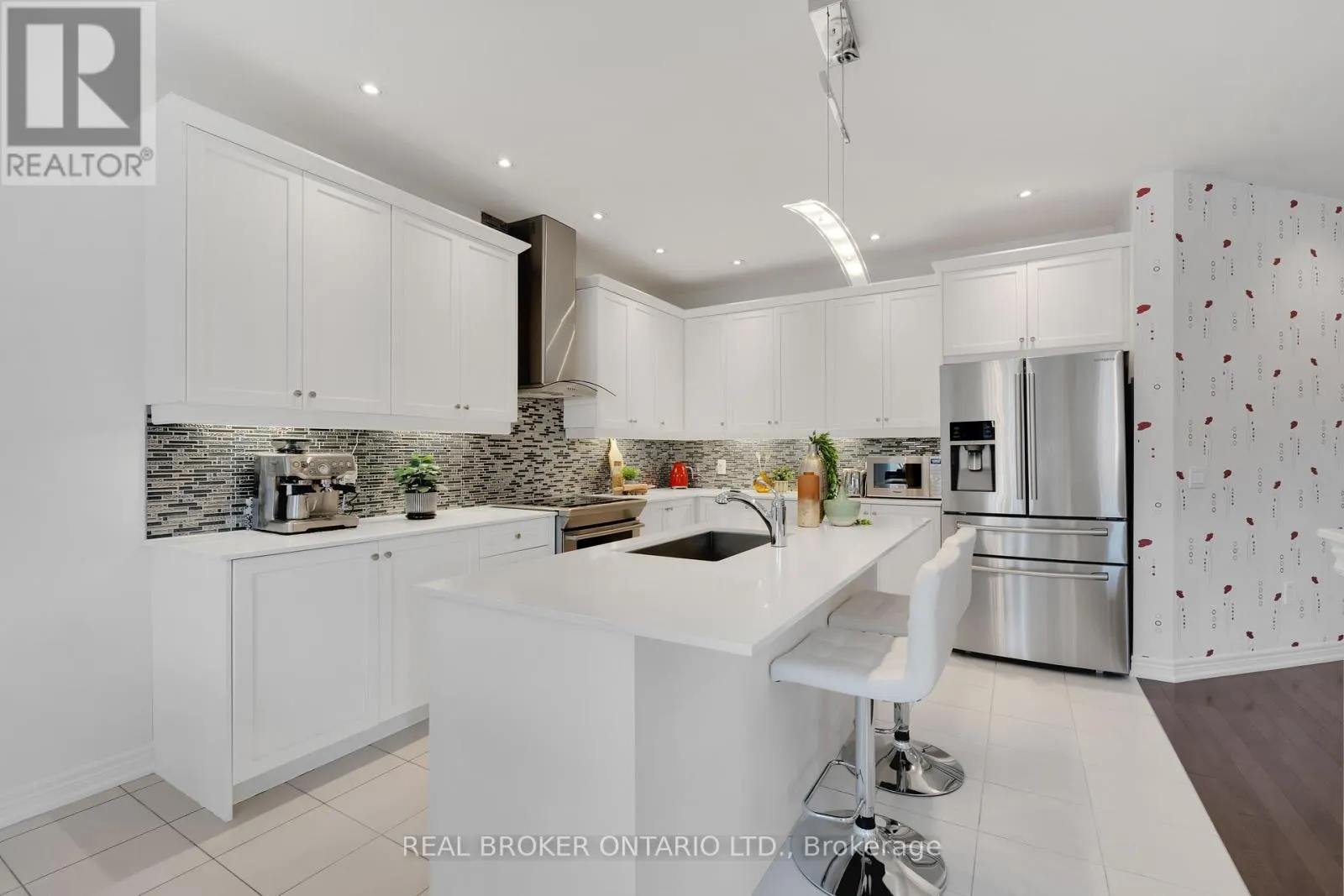 11 MCECHEARN CRESCENT