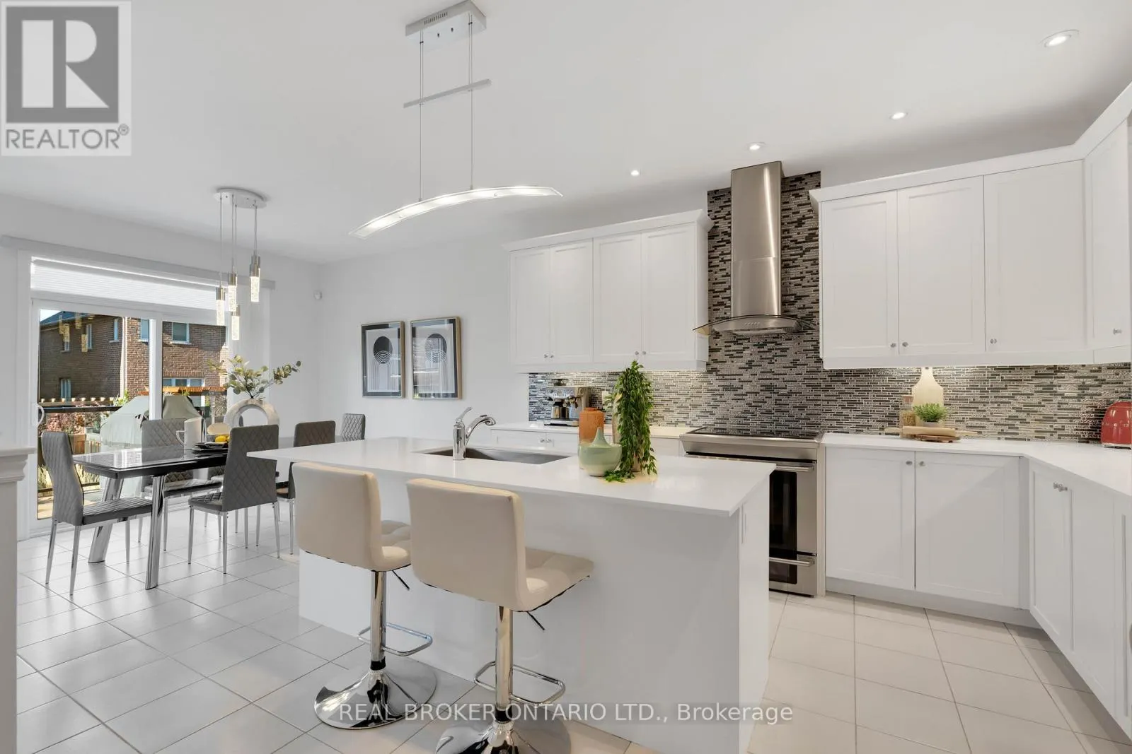 11 MCECHEARN CRESCENT