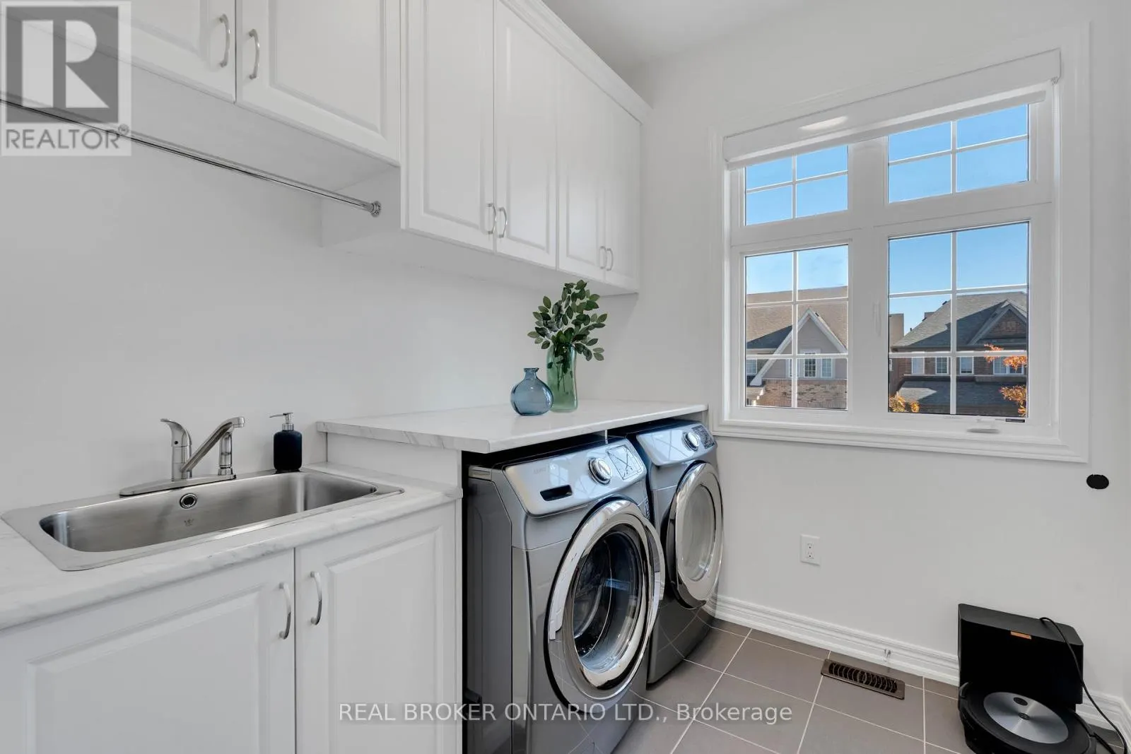 11 MCECHEARN CRESCENT