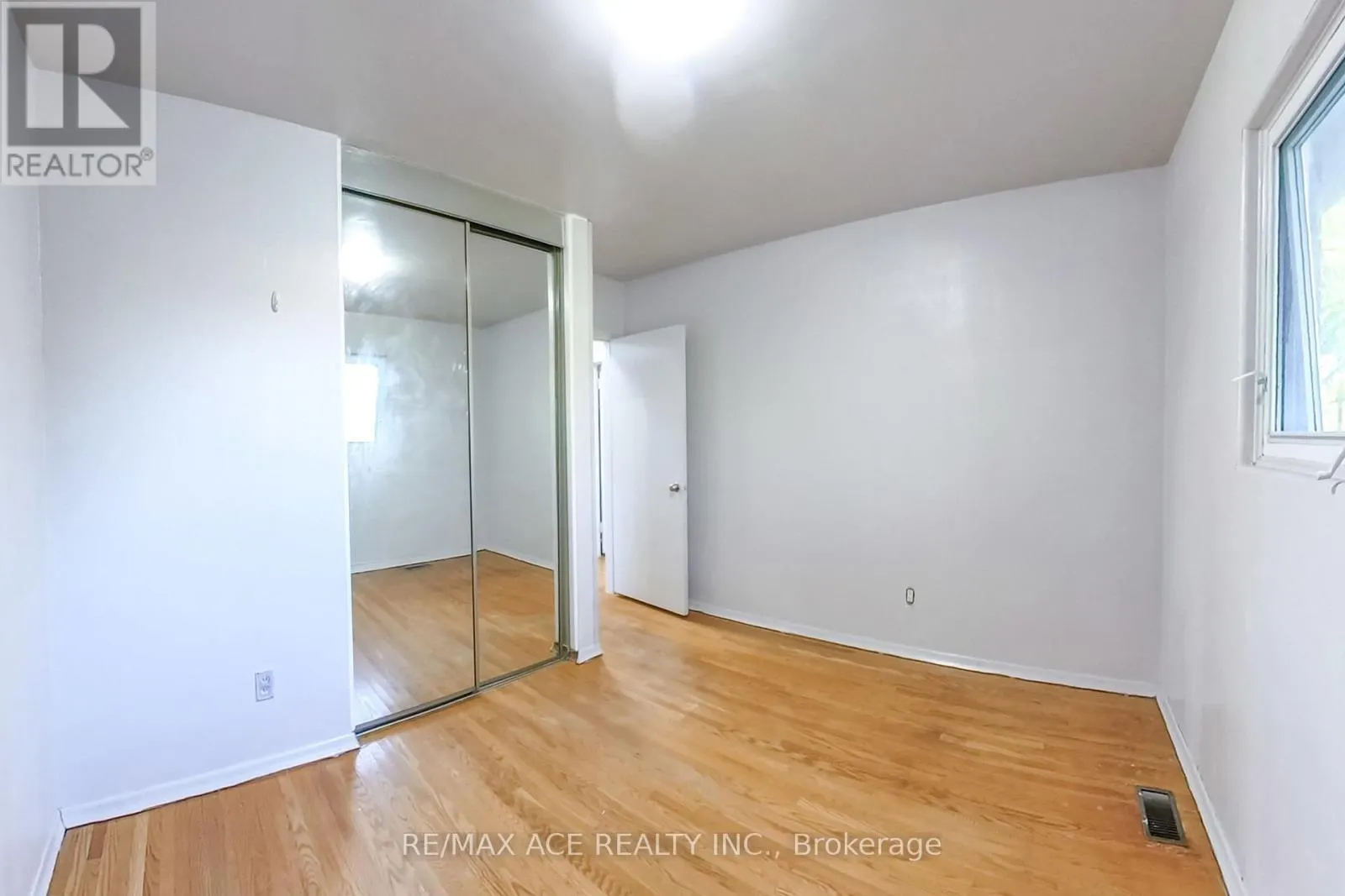 42 SWANHURST BOULEVARD