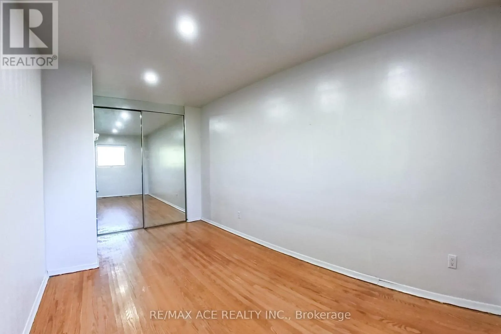 42 SWANHURST BOULEVARD