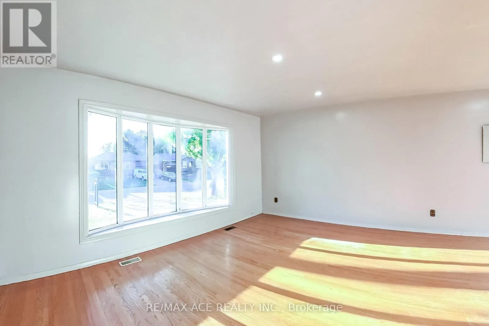 42 SWANHURST BOULEVARD