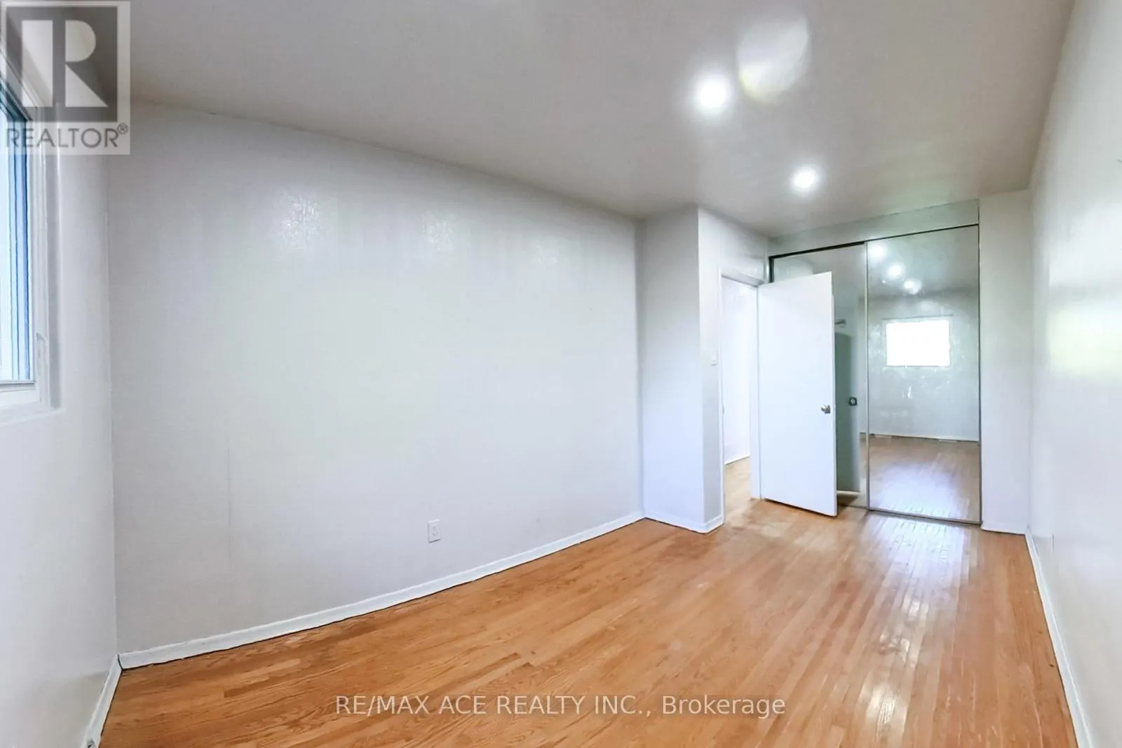 42 SWANHURST BOULEVARD