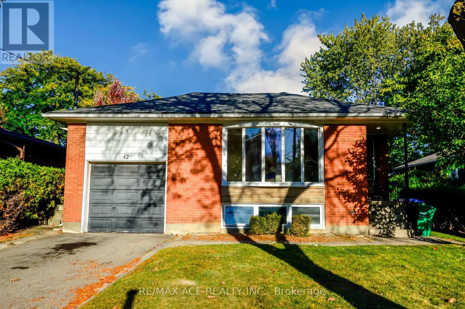 42 SWANHURST BOULEVARD