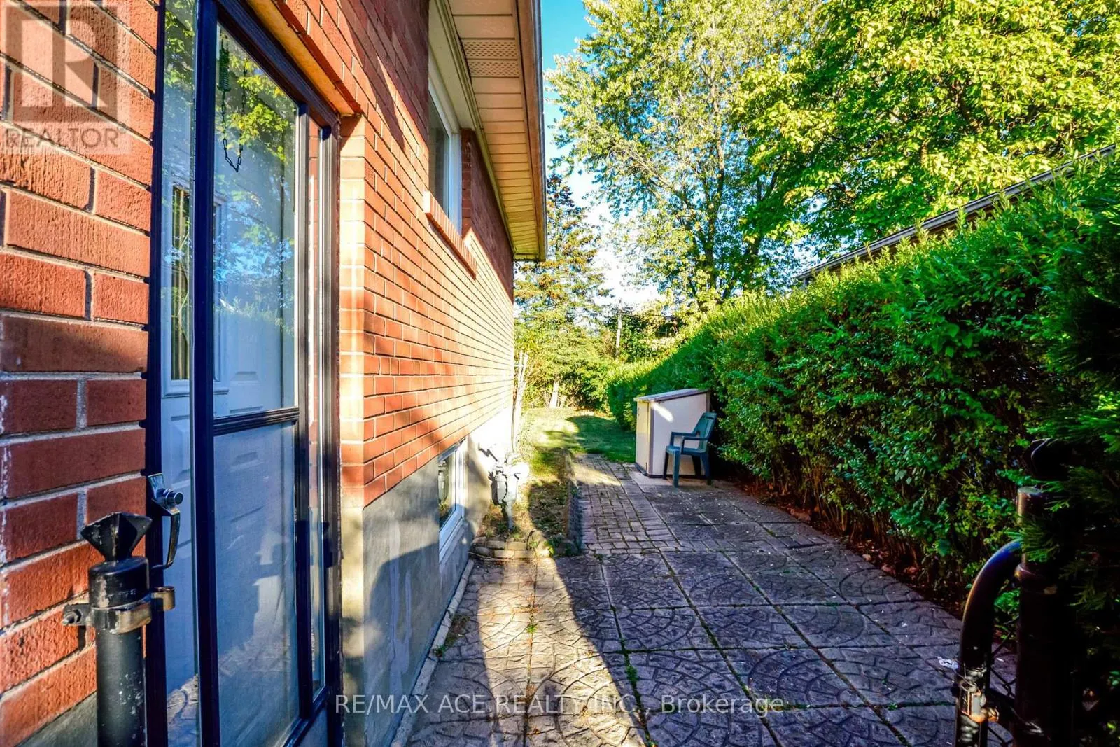42 SWANHURST BOULEVARD