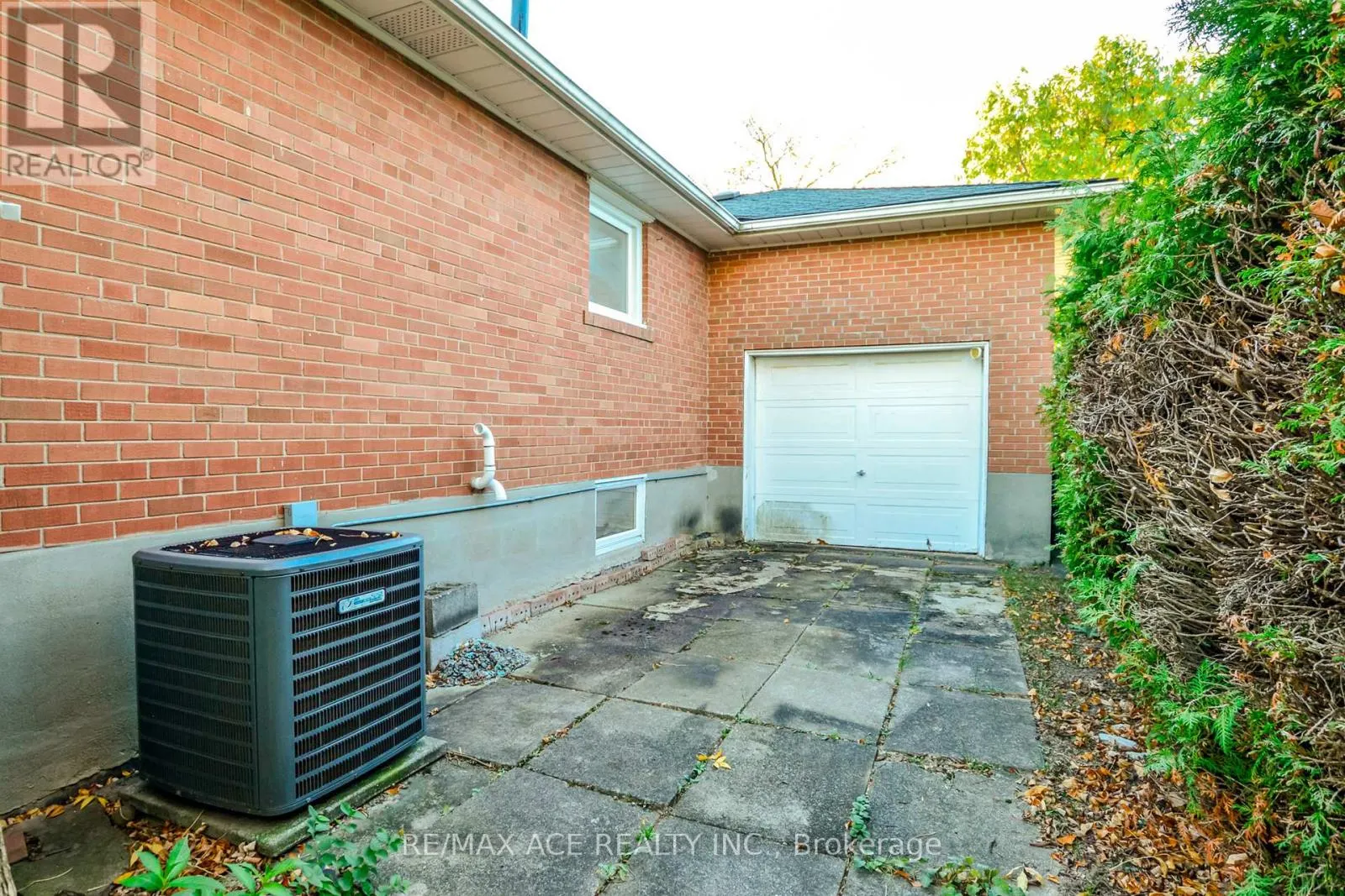 42 SWANHURST BOULEVARD