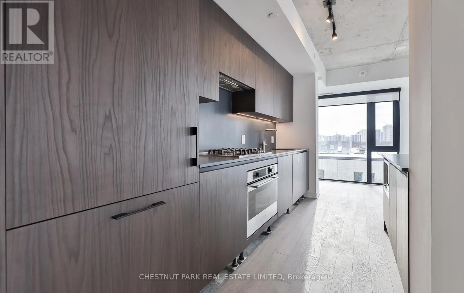 508 - 2720 DUNDAS STREET W