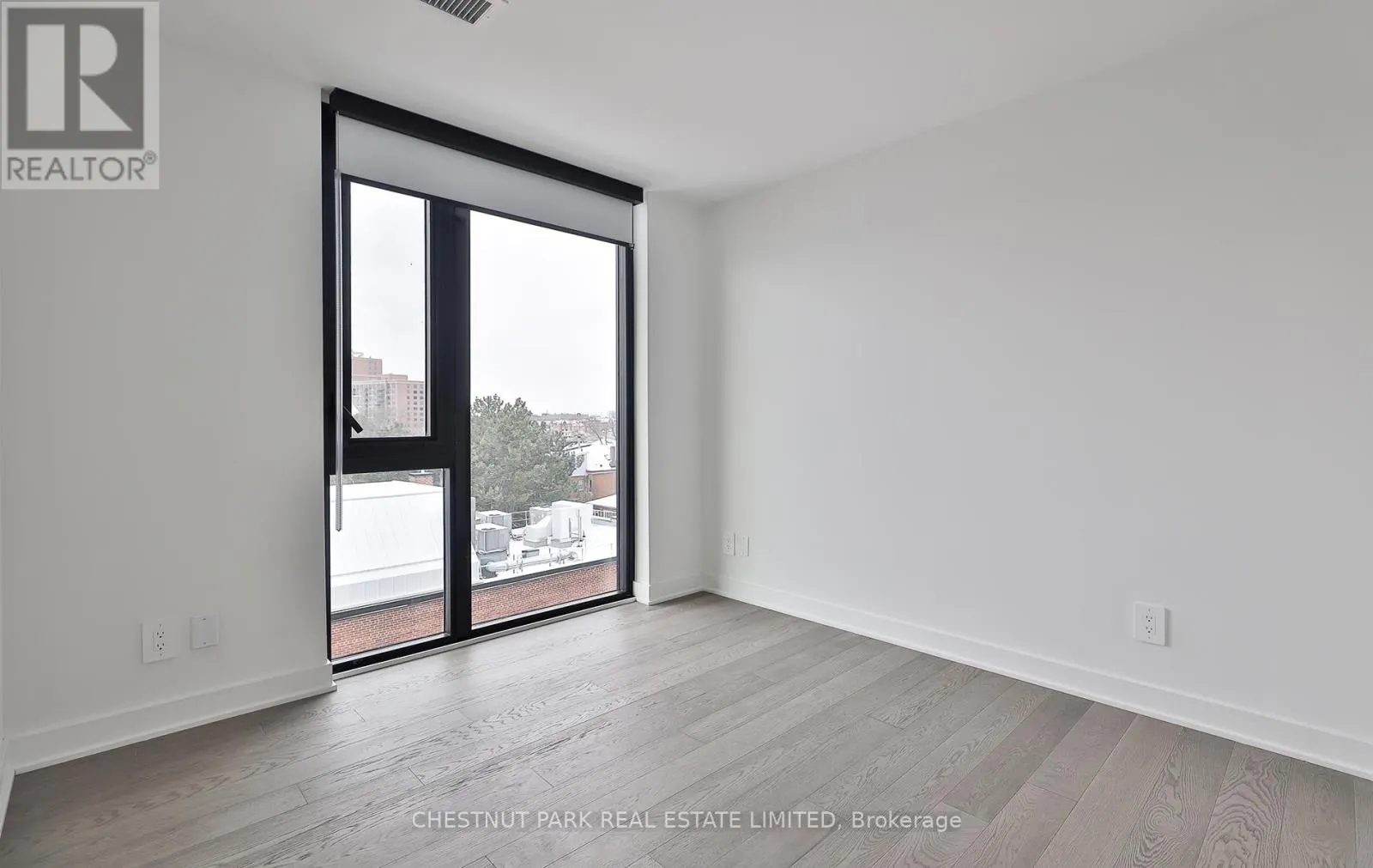 508 - 2720 DUNDAS STREET W