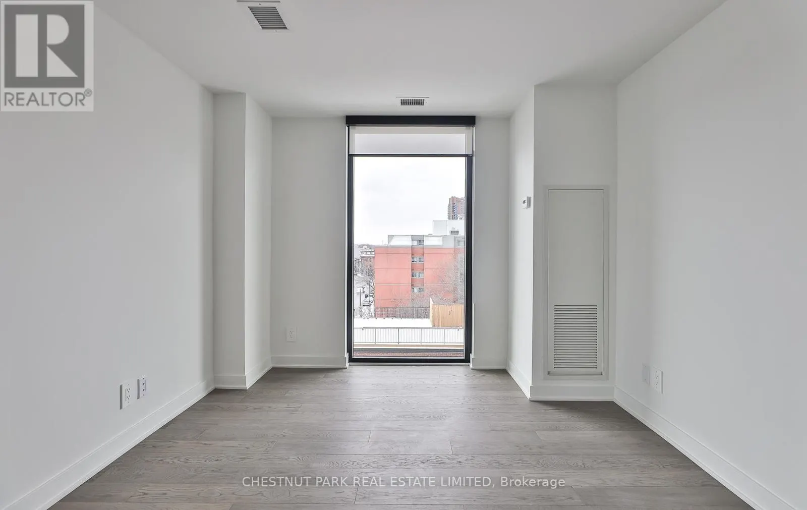 508 - 2720 DUNDAS STREET W