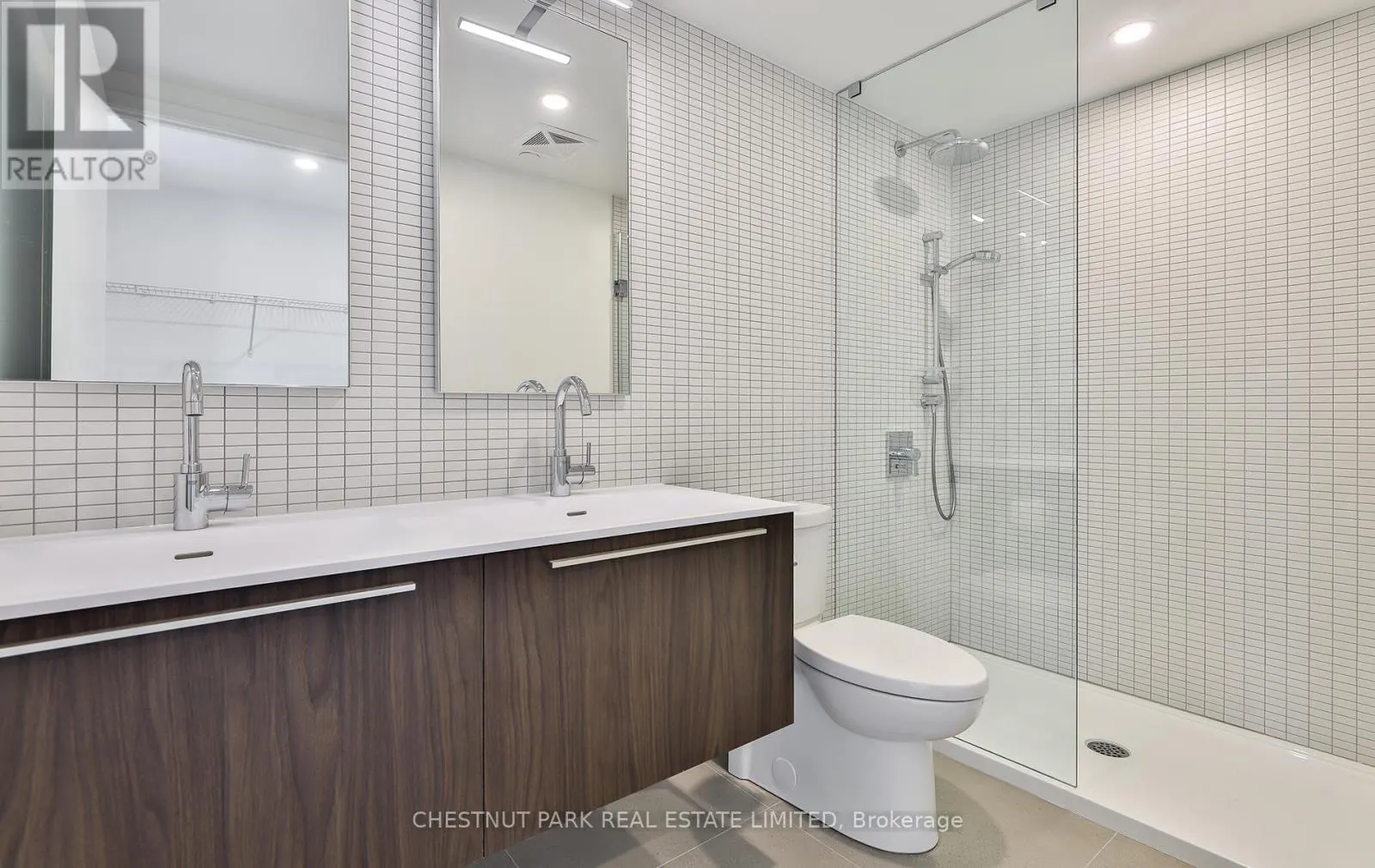 508 - 2720 DUNDAS STREET W