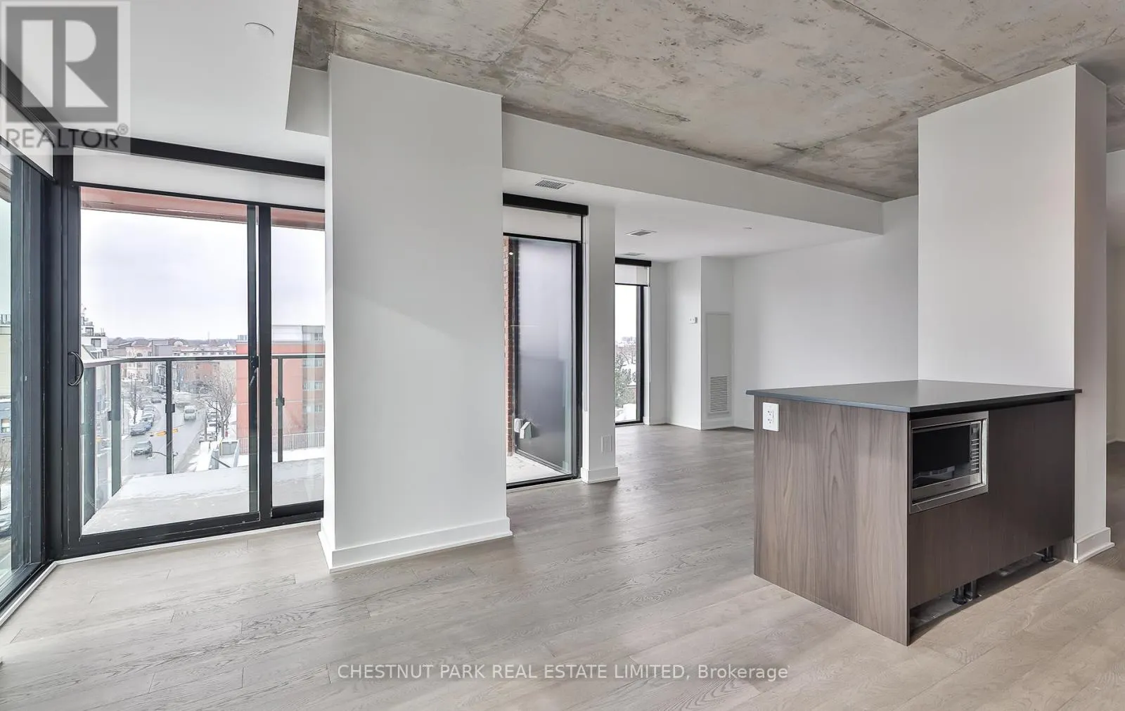 508 - 2720 DUNDAS STREET W