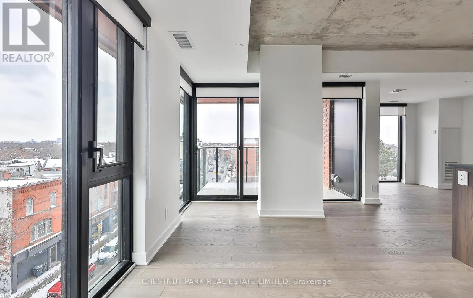 508 - 2720 DUNDAS STREET W