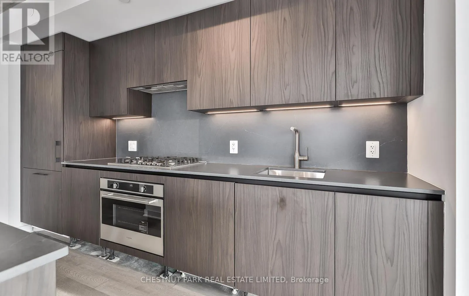 508 - 2720 DUNDAS STREET W
