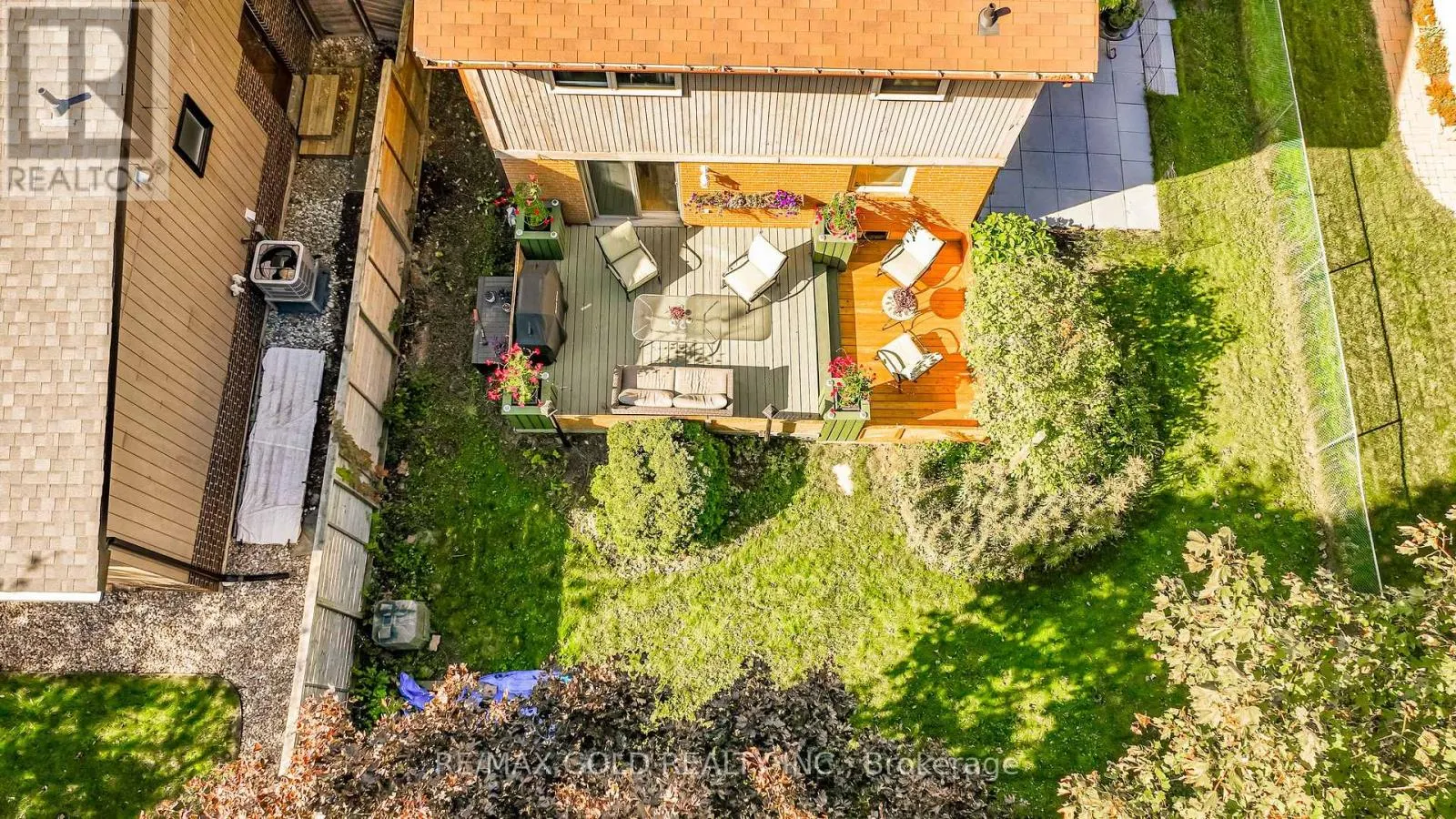 74 LORRAINE CRESCENT