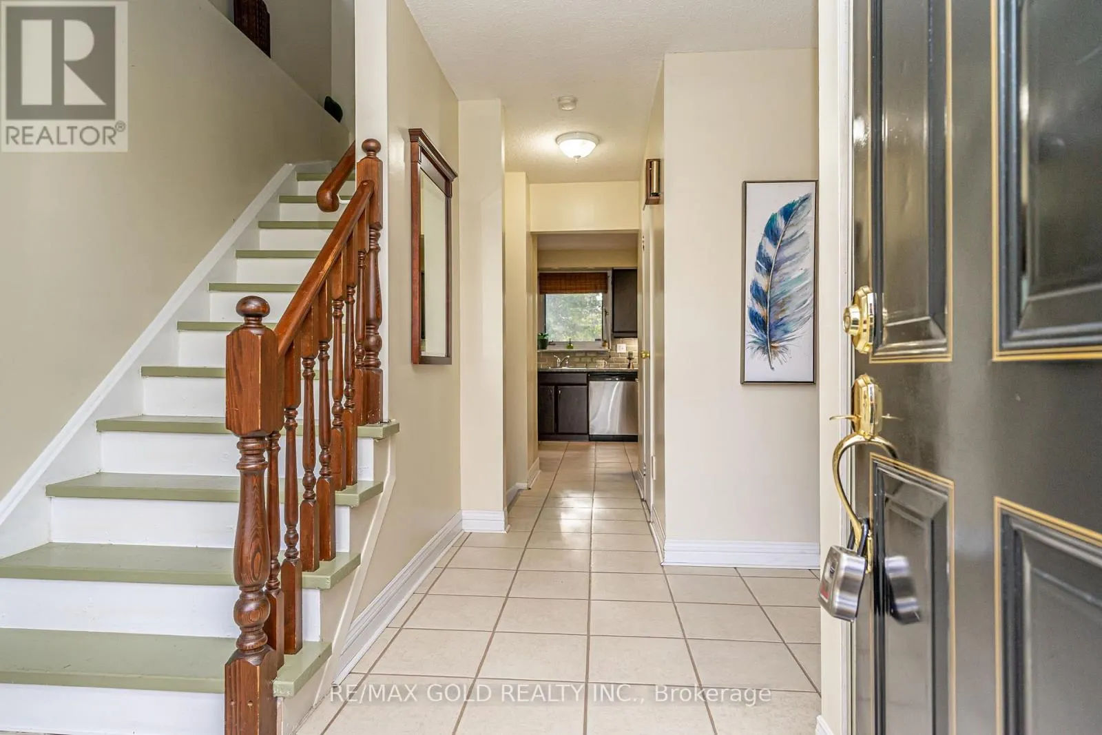 74 LORRAINE CRESCENT
