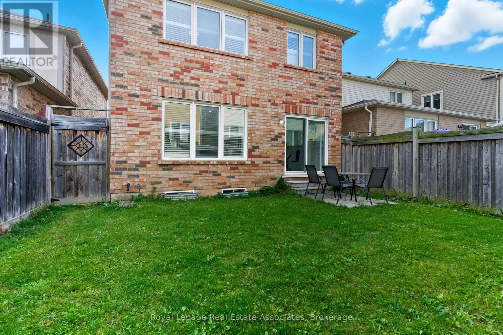 435 POZBOU CRESCENT