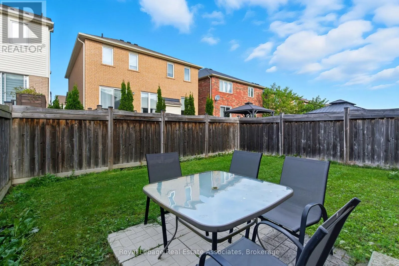 435 POZBOU CRESCENT