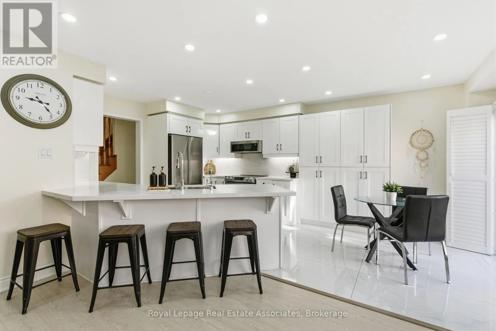 435 POZBOU CRESCENT