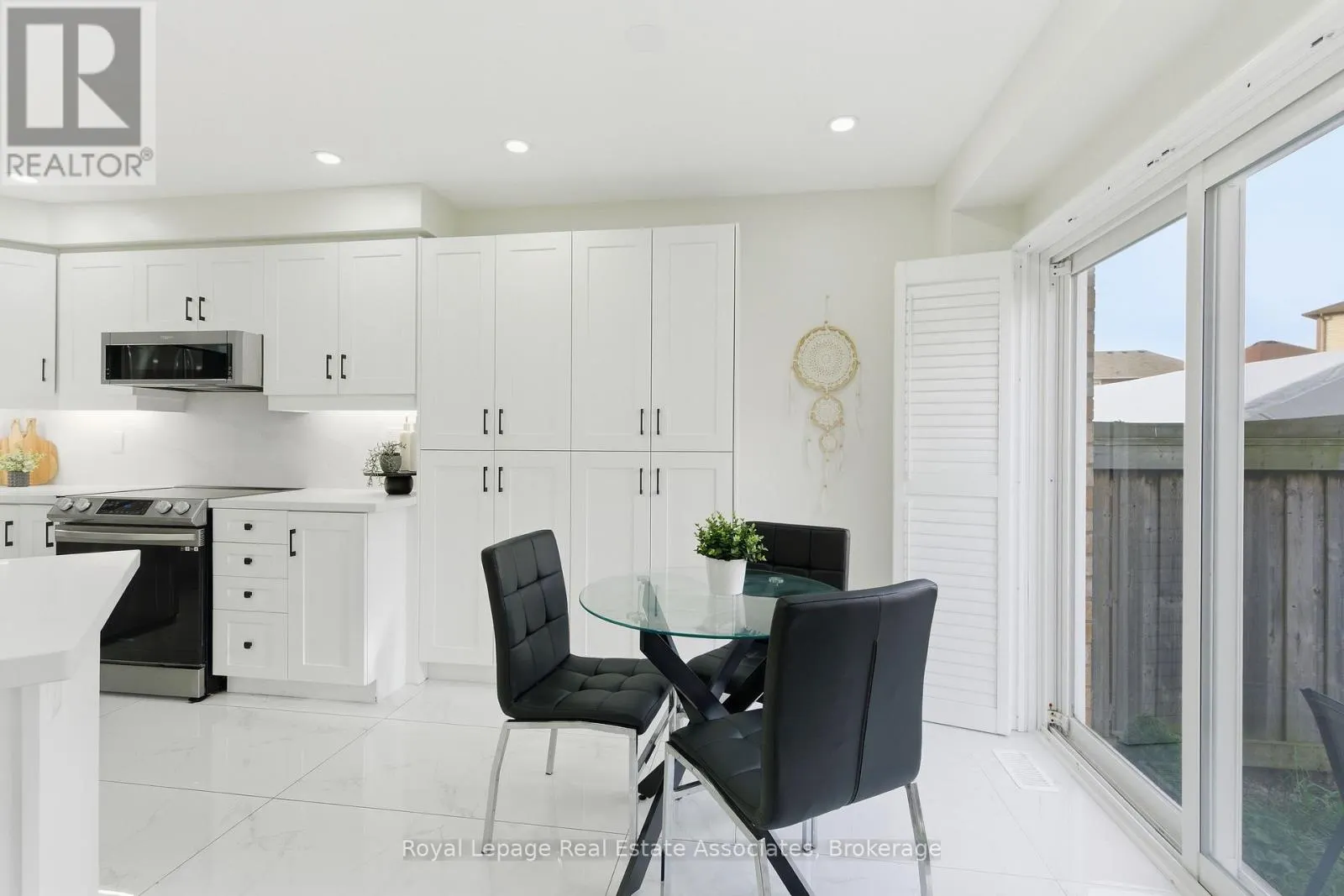 435 POZBOU CRESCENT