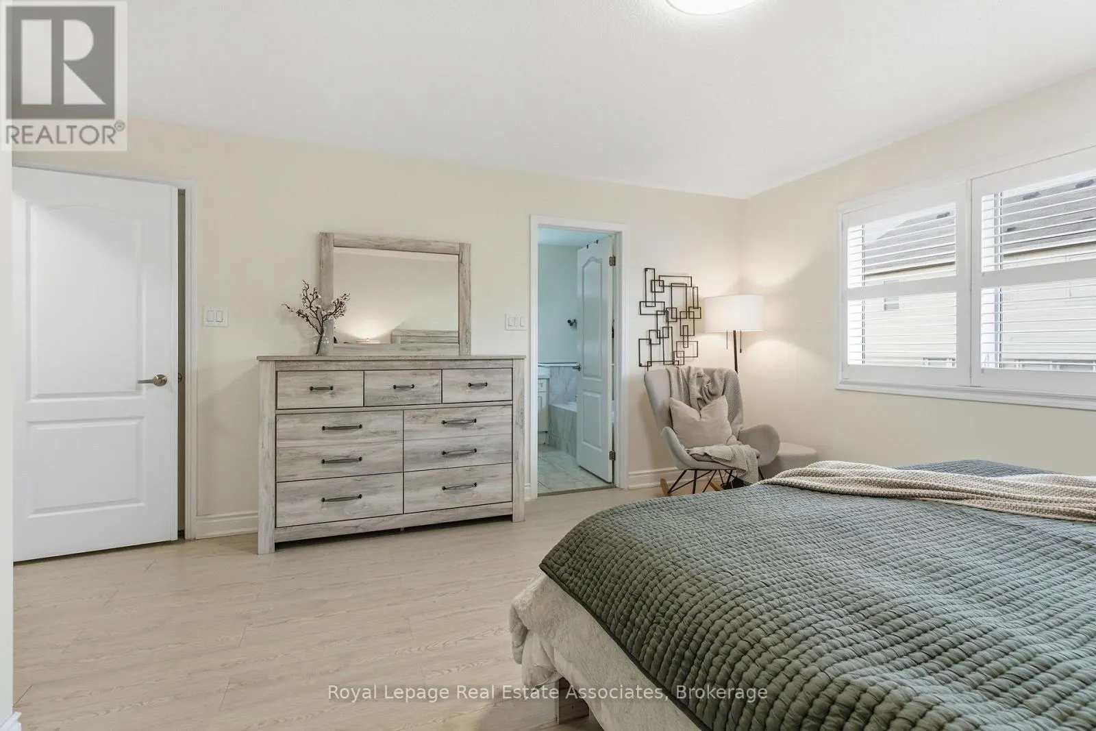435 POZBOU CRESCENT