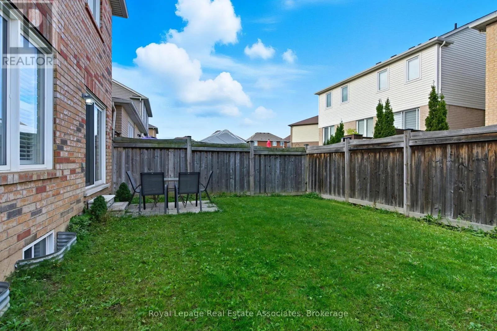 435 POZBOU CRESCENT